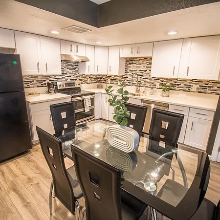 Spacious 2-Bedroom Townhouse With Pool & Private Patio In Central Las Vegas Bagian luar foto