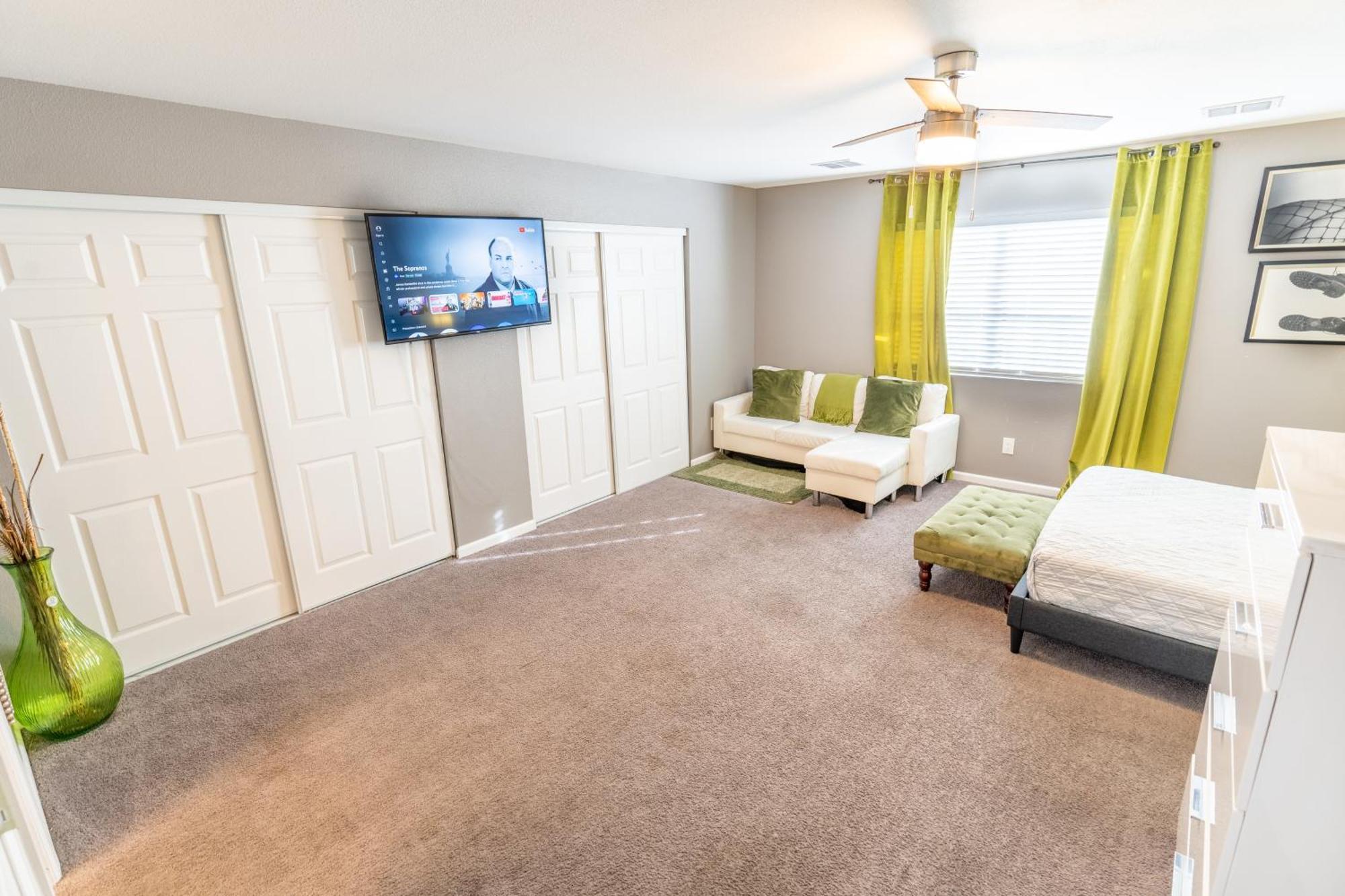 Spacious 2-Bedroom Townhouse With Pool & Private Patio In Central Las Vegas Bagian luar foto